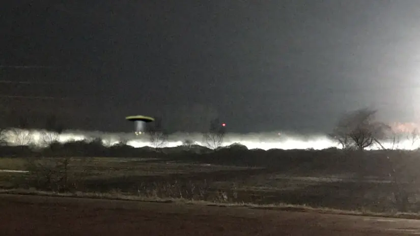 Algunas personas relatan haber sido seguidas por luces mientras pescaban en zonas rurales del estado. Foto: Biblioteca Canva