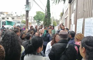Padres protestan en Iztacalco: piden remover al director de Secundaria 258