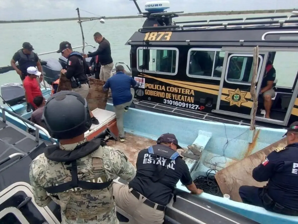 Las autoridades de seguridad en Yucatán realizaron el pasado fin de semana un operativo contra la pesca furtiva en la que se logró decomisar dos embarcaciones con instrumentos prohibidos para la actividad pesquera.- Fuente Gobierno del Estado