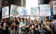 Manifestantes en Estados Unidos exigen la salida y juicio político de Donald Trump