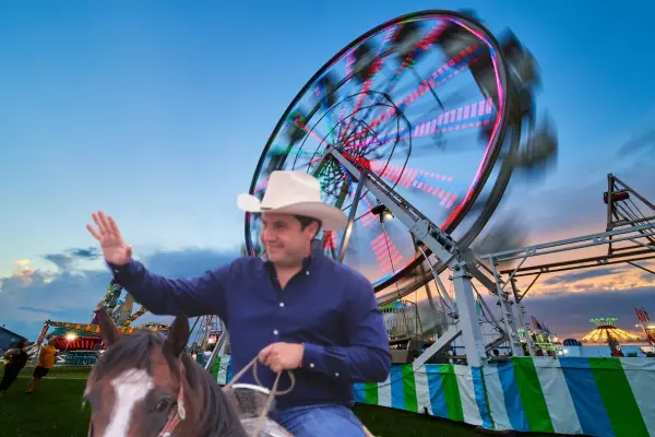 Raúl Cantú invita a la cabalgata que dará inicio a la Feria del Norte 2025 en Salinas Victoria