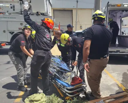 Trabajador de CFE sufre descarga eléctrica en Santa Catarina