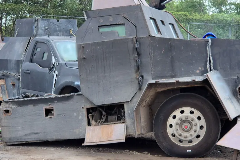 Fueron un total de 15 vehículos incautados con blindaje | Foto: FGR 
