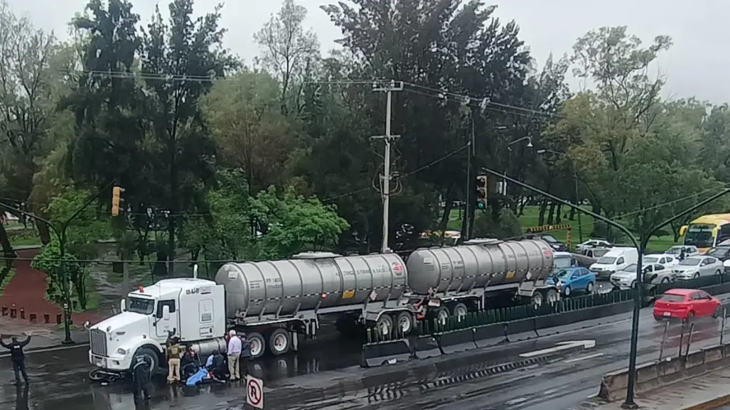 Motociclista de CDMX pierde la vida tras ser atropellado por tráiler en San Juan de Aragón