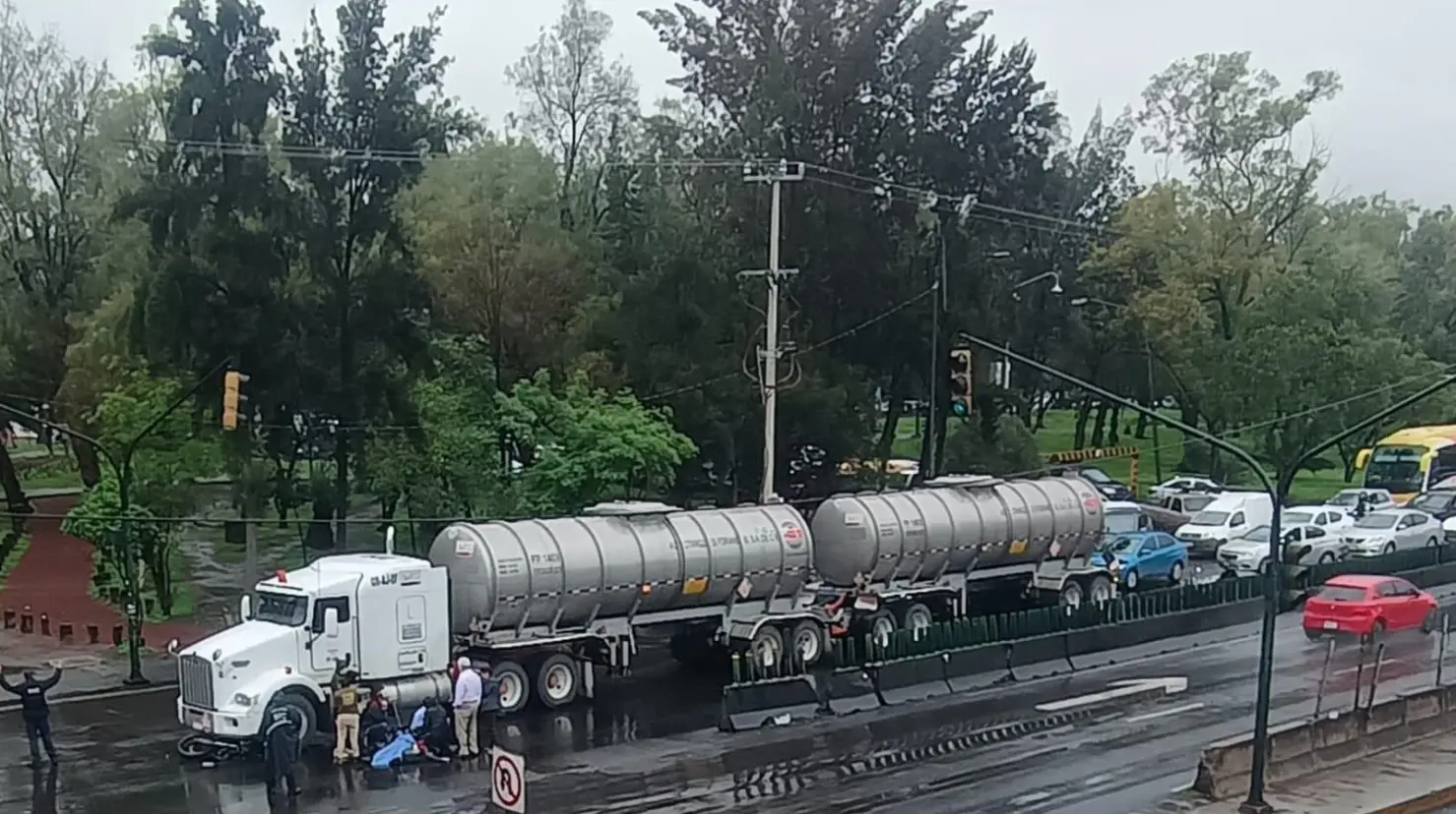 Accidente de motociclista en CDMX. Foto: Ramón Ramírez