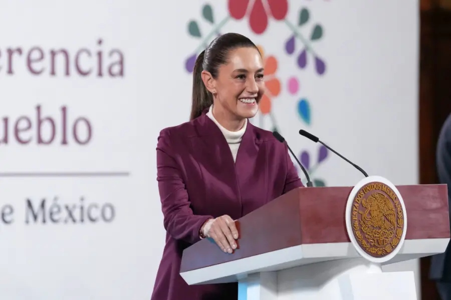 Así felicitaron los reporteros a Claudia Sheinbaum por su cumpleaños