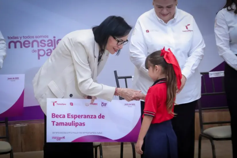 Con una inversión de 4 millones 6 mil pesos en ambos programas de becas | Foto: DIF Tamaulipas