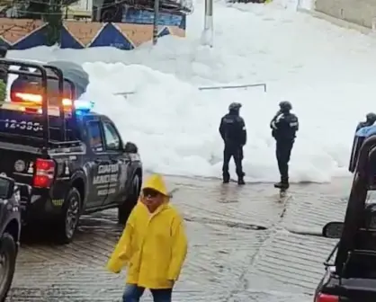 Espuma en presa Los Cuartos de Naucalpan genera intoxicación tras entrar en ella