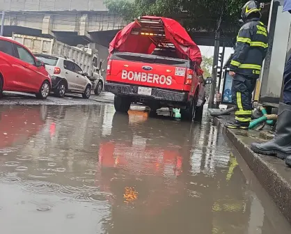 Lluvias en CDMX: bomberos atienden encharcamiento en Zaragoza y Río Churubusco