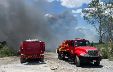 Quema de metales provoca incendio de predio en Juárez