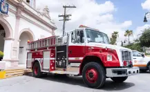 Raúl Cantú entrega equipos a Bomberos y Protección Civil de Salinas Victoria