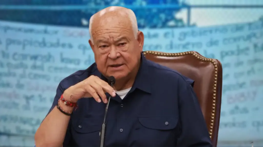 Víctor Castro señala que investigan a elementos señalados en narcomantas que renunciaron