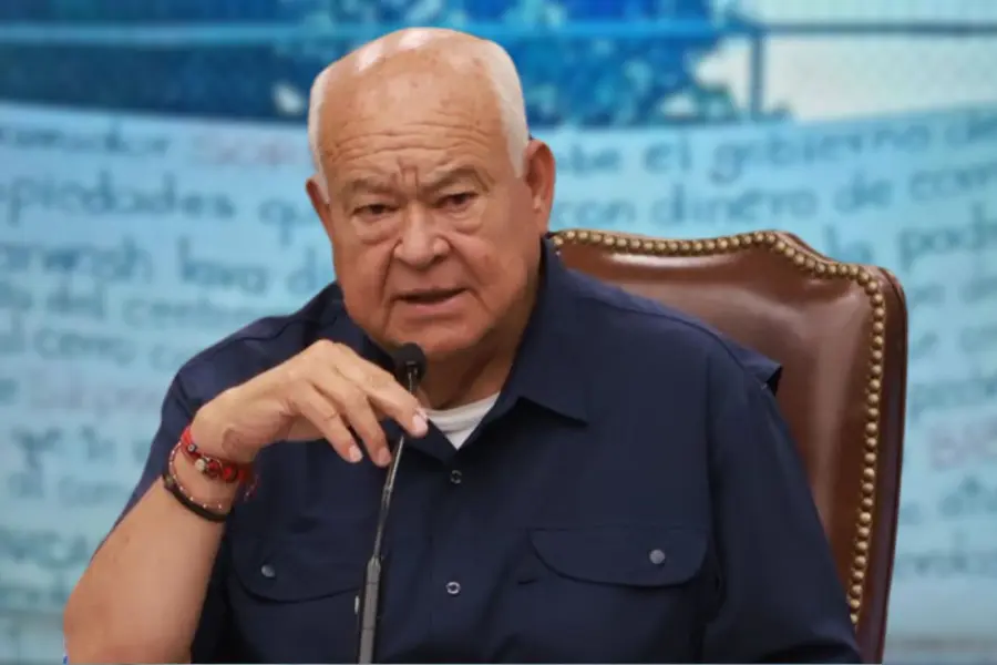Víctor Castro señala que investigan a elementos señalados en narcomantas que renunciaron