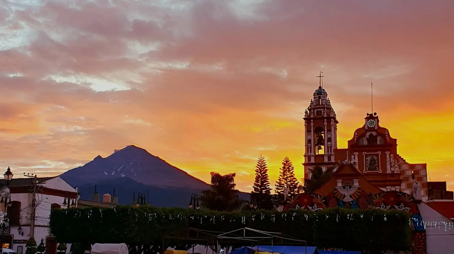 Este Pueblo con Encanto del Estado de México combina paisajes volcánicos, templos coloniales y cultura chalca. Imagen: X | @OzumbaDeAlzate