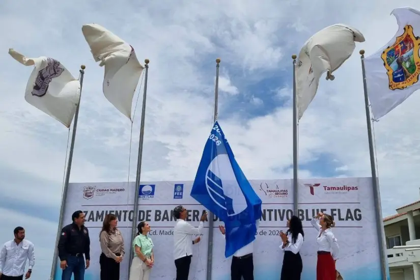 El distintivo Blue Flag reconoce estándares de calidad de las playas de México. Foto: Axel Hassel