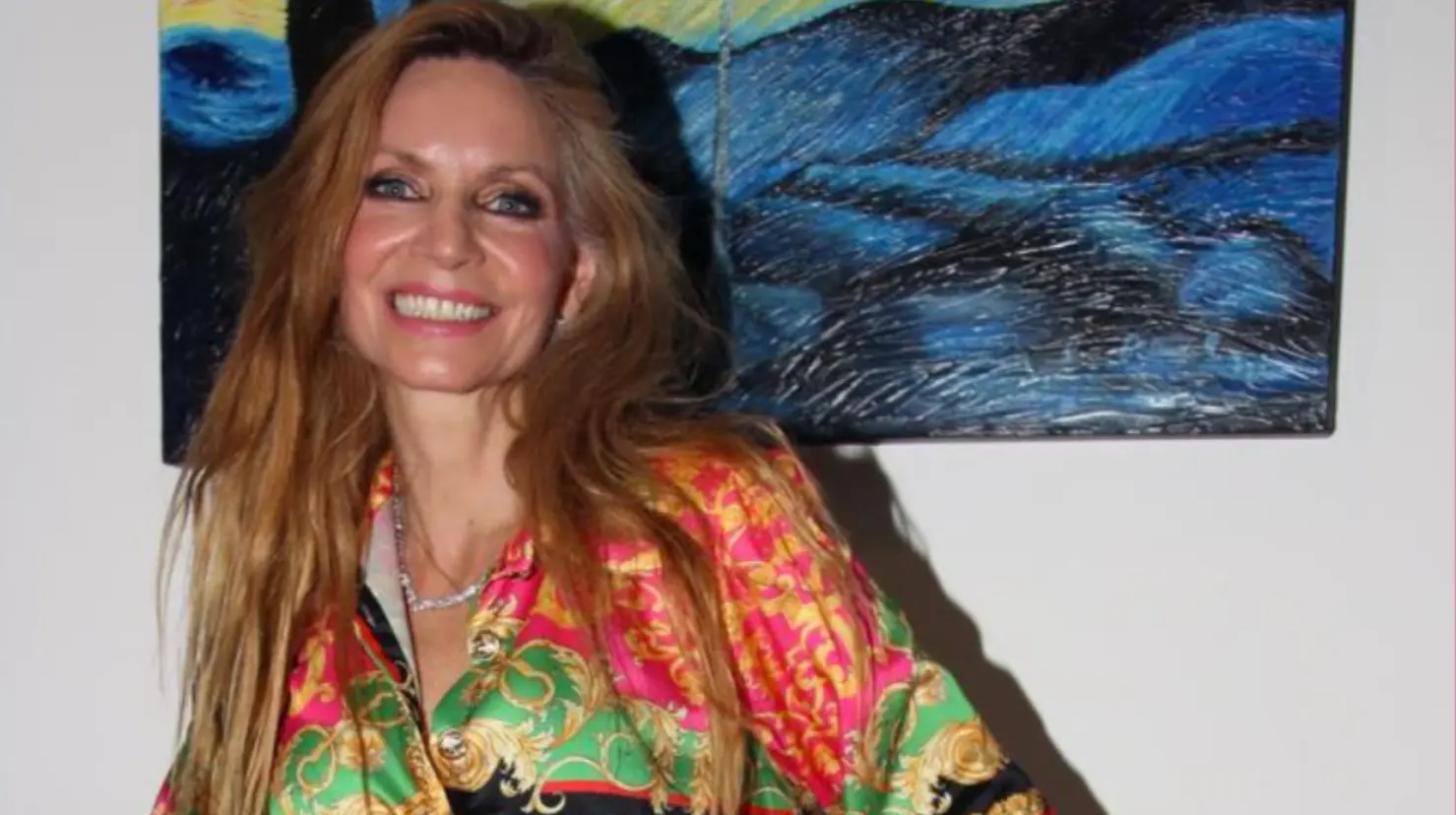 Manola Díez justificó la razón por la que batalla para hablar de una forma elocuente al ser entrevistada. Foto. Especial.