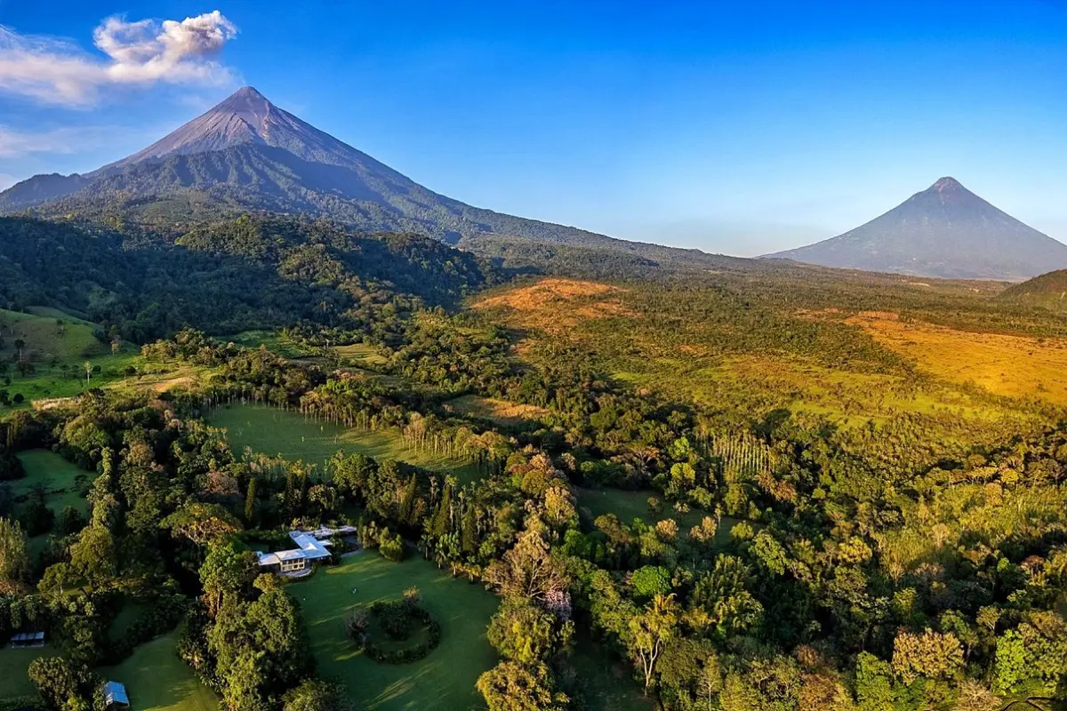 El volcán Pacaya en Guatemala. Foto: @DavidRojasGt | Canva