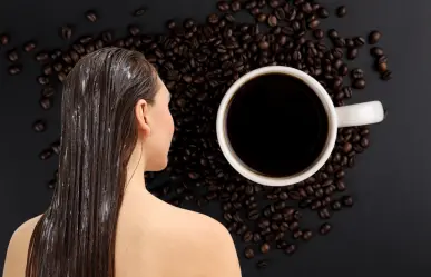Embellece tu cabello con una taza de café de manera fácil y rápida