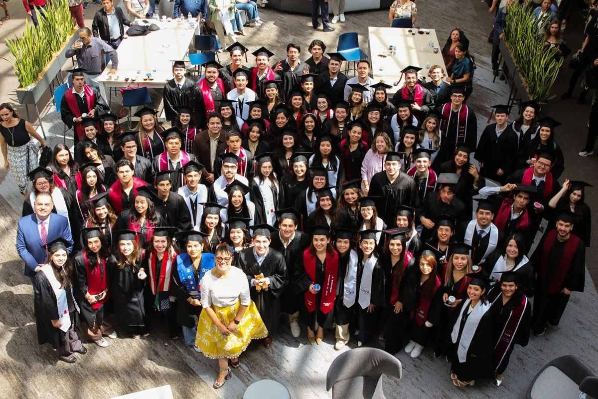 La Facultad de Contaduría Pública y Administración (FACPYA) de la Universidad Autónoma de Nuevo León (UANL) reafirmó su compromiso con la formación global al celebrar la graduación de 85 de sus estudiantes. Foto: Santos Guzmán López