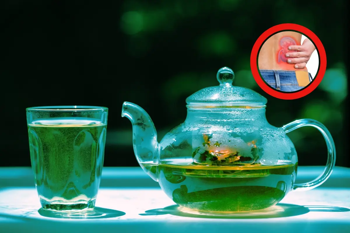 Una jarra con té y una persona. Foto: Canva