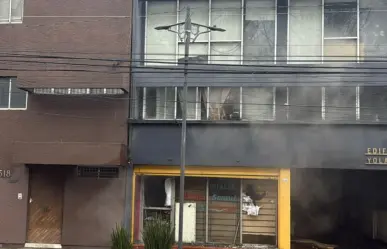 Sofocan bomberos incendio al interior de establecimiento en alcaldía Coyoacán de CDMX