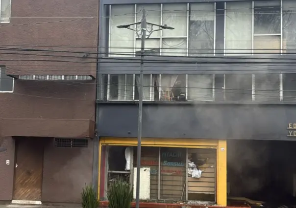 Sofocan bomberos incendio al interior de establecimiento en alcaldía Coyoacán de CDMX