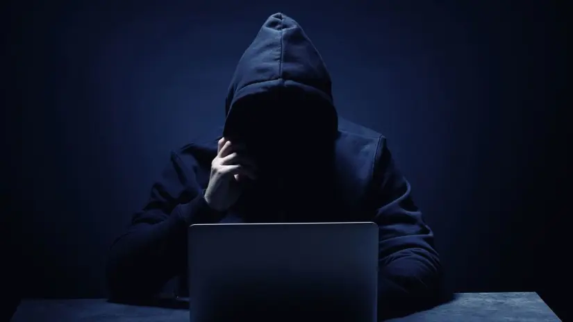 Investigan un posible sabotaje digital dentro del área de cobros. Foto: Biblioteca Canva