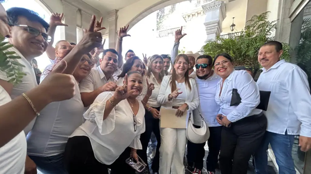 Rinde protesta el nuevo Comité Ejecutivo Seccional del IMSS encabezado por Diana Luna