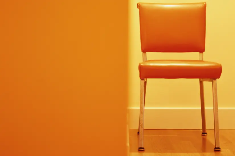 Sumérgete en esta breve prueba y elige una silla que te ayudará a conocer más sobre tu carácter y habilidades. Foto: Canva