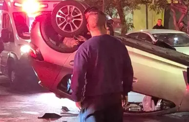 Volcadura de auto deja a adolescente lesionado en la alcaldía Benito Juárez en CDMX