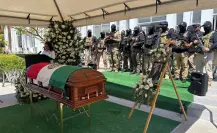Homenaje póstumo a comandante asesinado de la Procuraduría en BCS reúne a familiares y autoridades