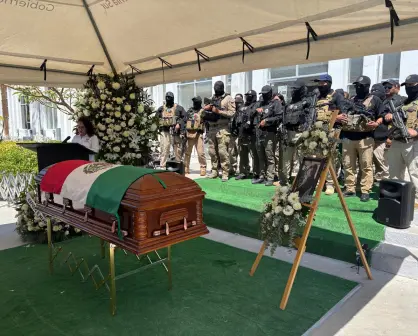 Homenaje póstumo a comandante asesinado de la Procuraduría en BCS reúne a familiares y autoridades