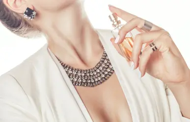 3 perfumes para mujeres de 55 años que buscan un aroma juvenil y divertido