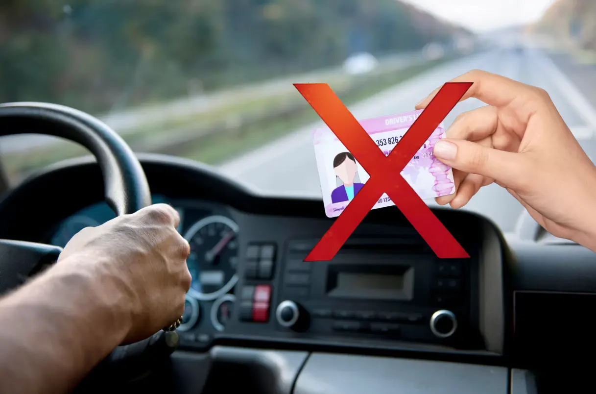 La licencia se le sería revocada a aquellas personas que incurran en conductas agresivas como discusiones. Foto: Canva.