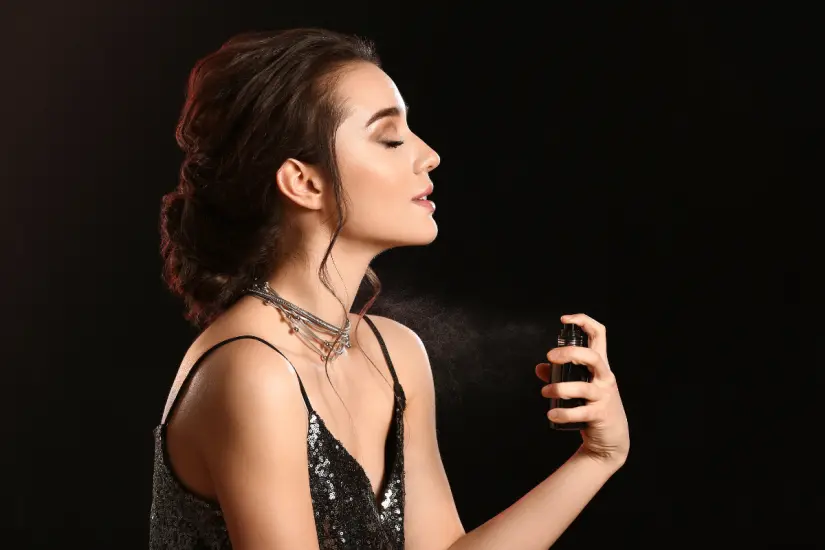 Los aromas sofisticados de Carolina Herrera son indispensables para las mujeres que buscan destacar su personalidad y encanto. Foto: Canva