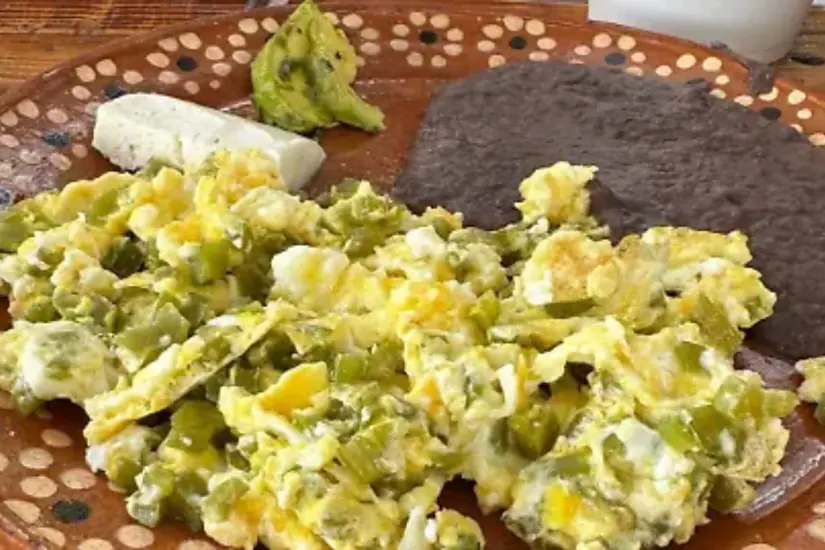 Chochas con huevo, un platillo tradicional de algunas regiones de Tamaulipas. Foto: Carlos García