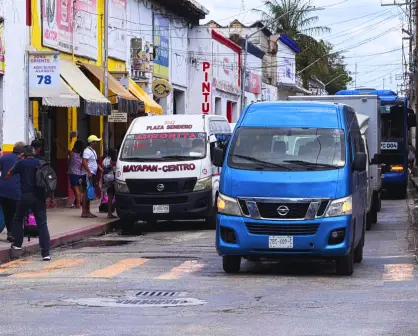 Tras protesta, choferes de combis, afectados por camiones improvisados en el oriente de Mérida