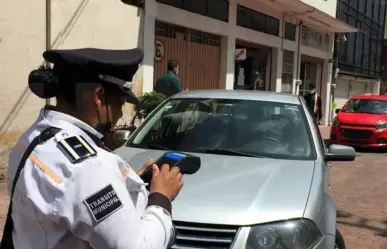 ¿Cuál es la multa por no llevar licencia y tarjeta de circulación en el Edomex?