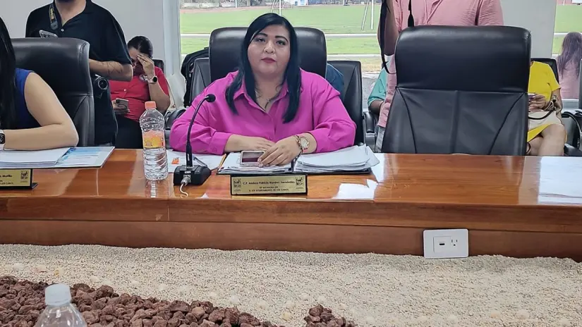 La exdirectora del Instituto Municipal de las Mujeres, acusó haber sido despedida por su apariencia. Foto: Facebook / Andrea Ramírez Hernández