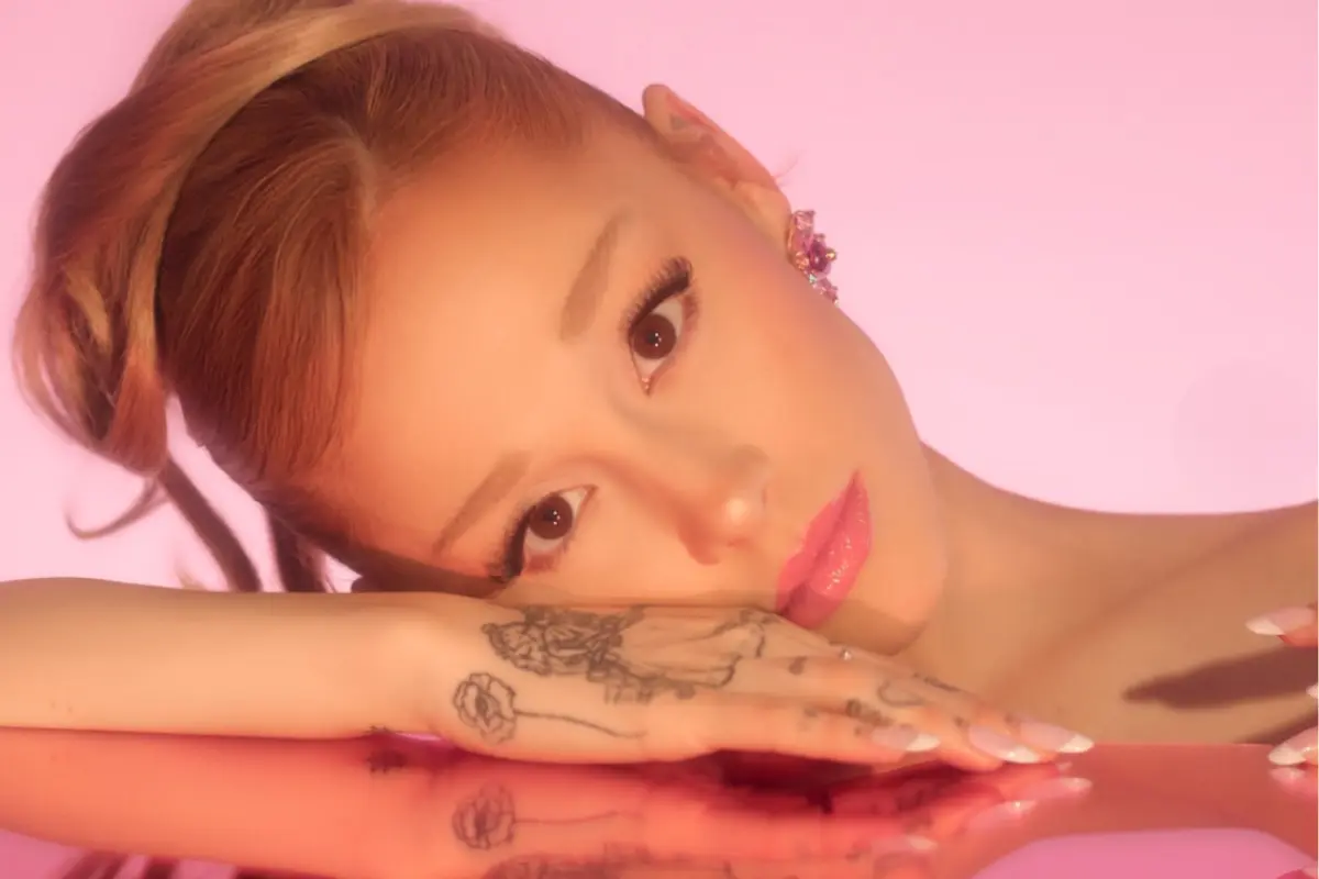 Ariana Grande se integra a la Academia (Foto: @arianagrande, @ultabeauty / Canva)
