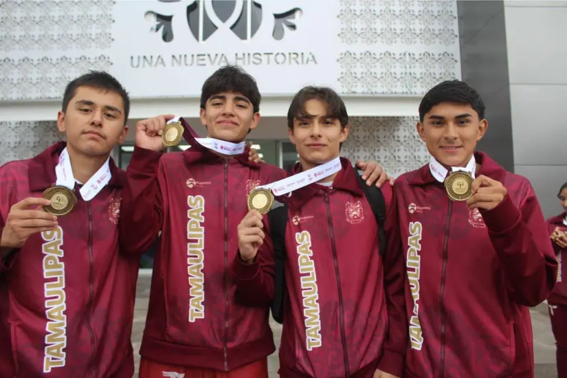 Medalla de oro en relevos y récord nacional en la Olimpiada Nacional 2025. Foto: Carlos García