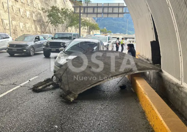 Cae losa del túnel de la Loma Larga sobre vehículo en San Pedro
