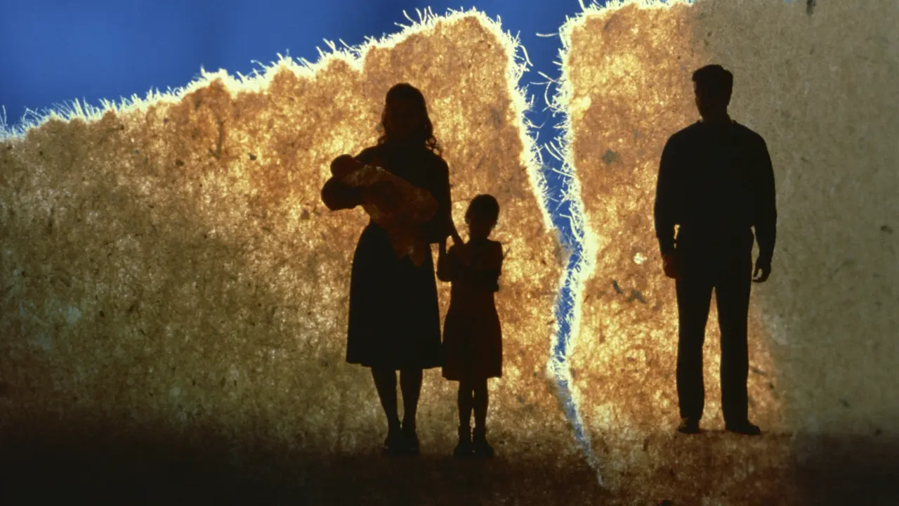 La violencia vicaria busca dañar a las mujeres utilizando a sus hijas, hijos o personas cercanas. Foto: Canva