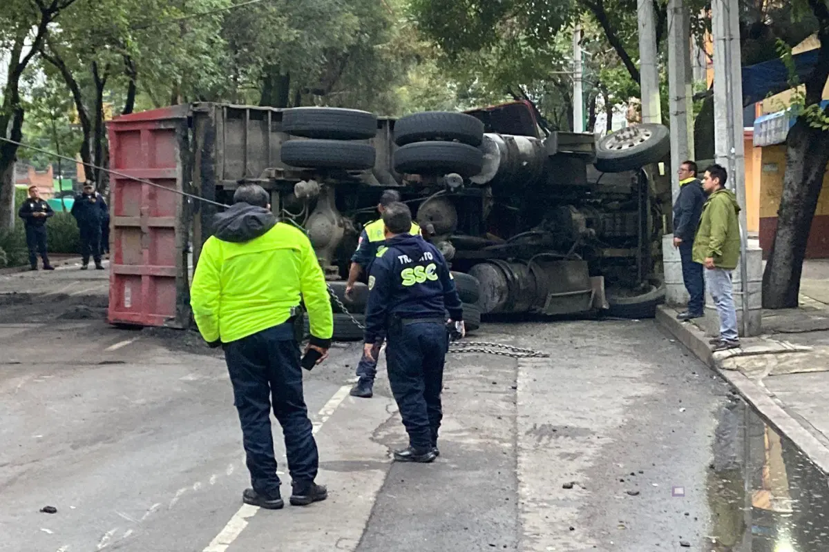 Volcadura en Coyoacán, Foto: Ramón Ramírez
