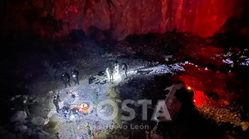 Volcadura deja 7 oficiales de la Guardia Nacional heridos en Iturbide, Nuevo León