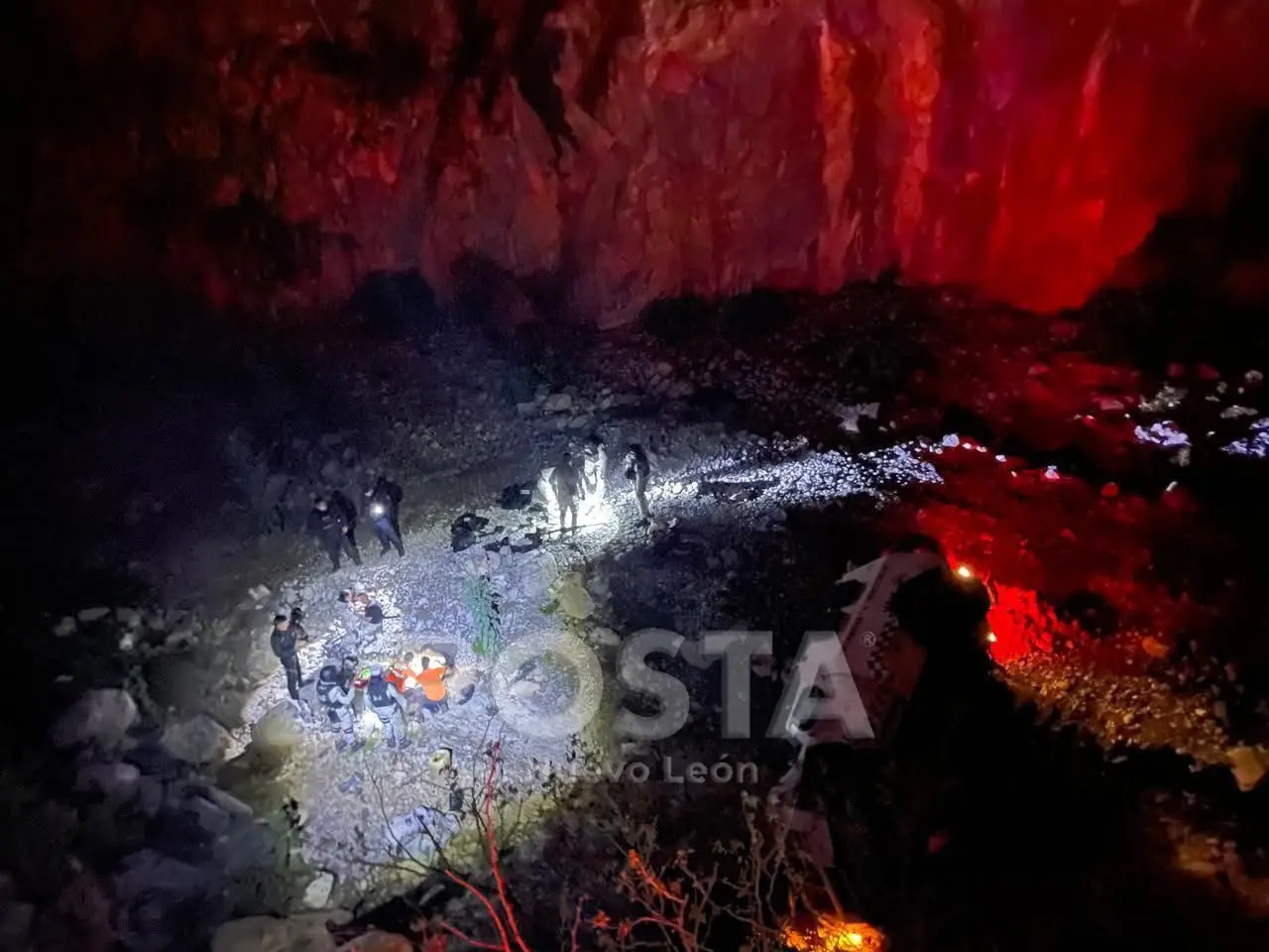 Los siete elementos de la Guardia Nacional que viajaban en la unidad resultaron lesionados tras perder el control y caer a un barranco de aproximadamente 10 metros. Foto: POSTA.