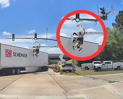 Camión embiste a trabajador en Springs, Louisiana | VIDEO
