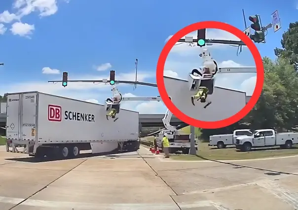 Camión embiste a trabajador en Springs, Louisiana | VIDEO