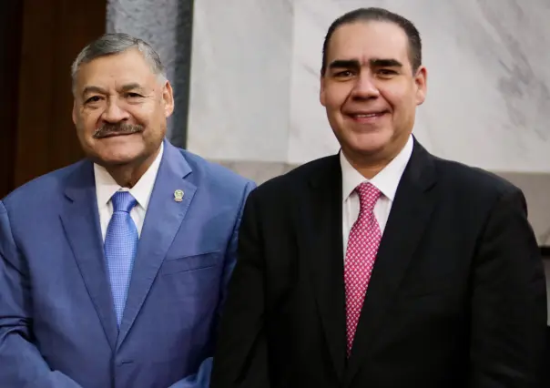 Heriberto Treviño beneficia a estudiantes de prepa de la UANL