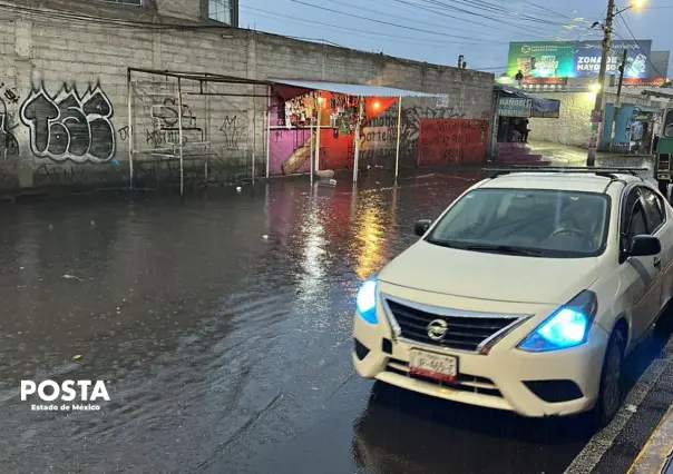 Lluvias vuelven a inundar el oriente del Edomex: hasta 30 cm de agua en vialidades